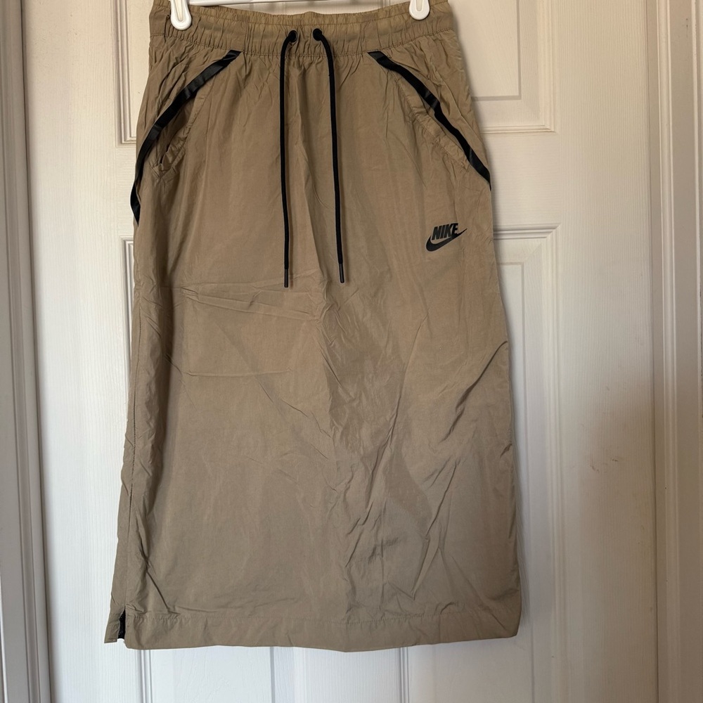 Nike Women's Tan Midi Skirt